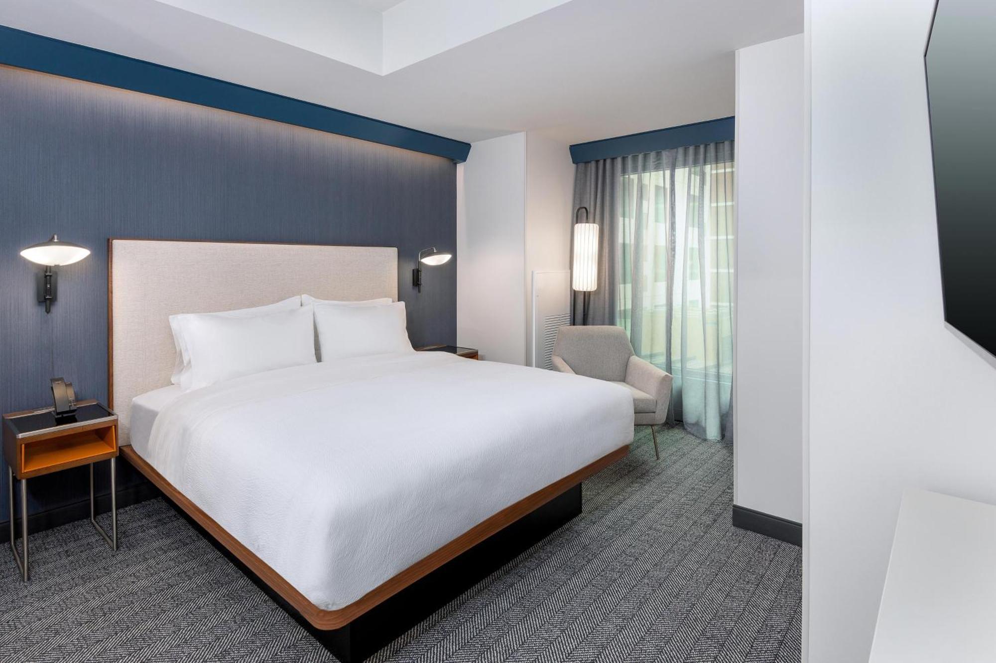 Hotel Courtyard By Marriott Atlanta Midtown Exterior foto