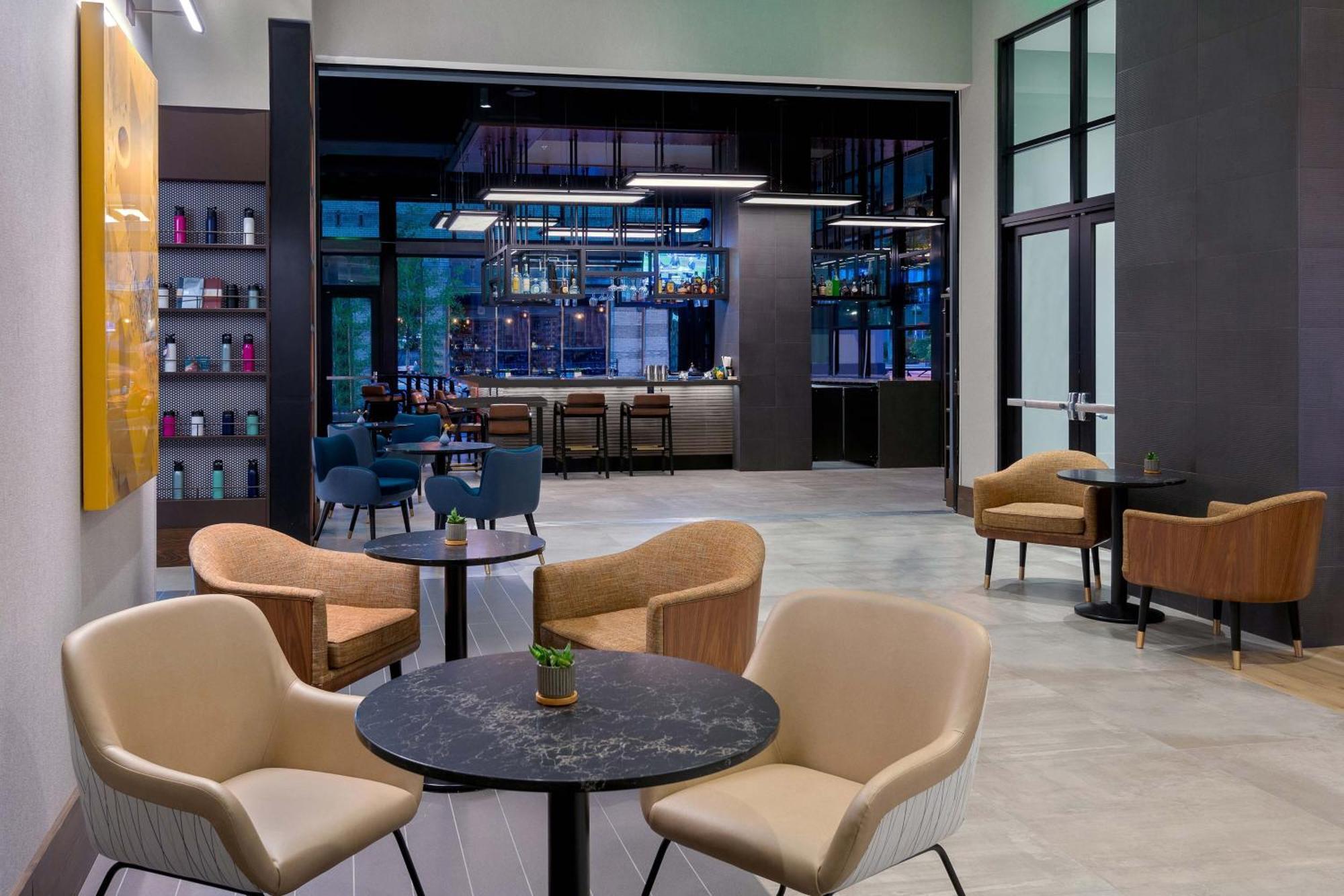 Hotel Courtyard By Marriott Atlanta Midtown Exterior foto
