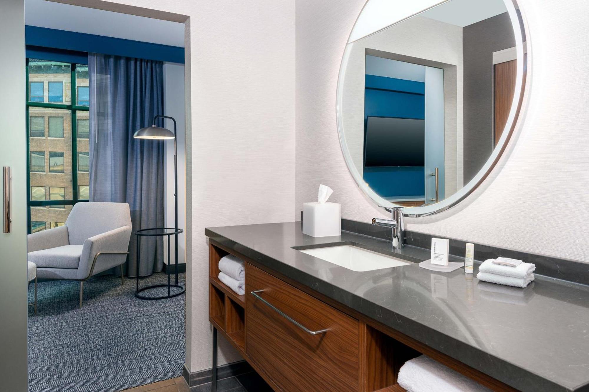 Hotel Courtyard By Marriott Atlanta Midtown Exterior foto