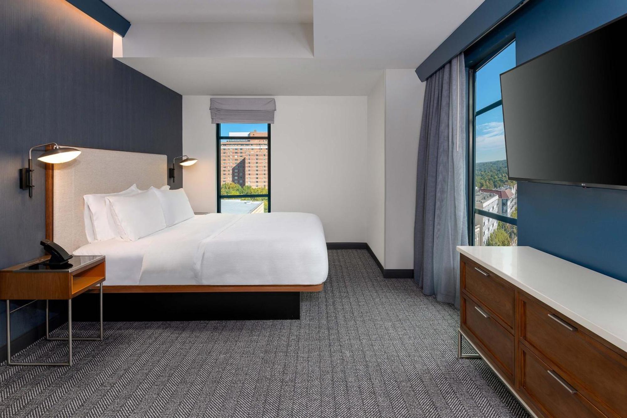 Hotel Courtyard By Marriott Atlanta Midtown Exterior foto
